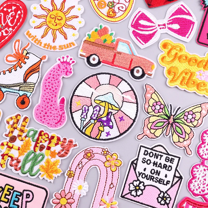 Parche bordado de flores de dibujos animados, parches para planchar para ropa, letras termoadhesivas, parches bordados de corazón para decoración de ropa - imagen 2