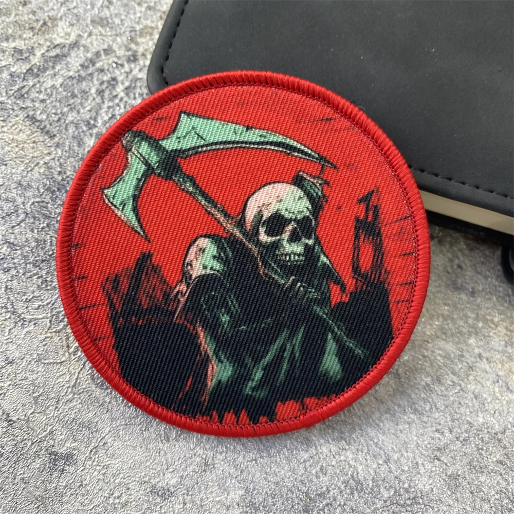 Parches de insignia de moral táctica de hoz de la muerte, brazalete militar con personalidad roja, pegatinas para mochila al aire libre con gancho y bucle