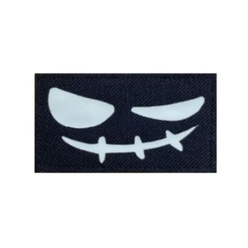 Mochila luminosa malvada cara sonriente parche brazalete grabado personalidad creativa pecho Velcro parches tácticos para ropa - imagen 3