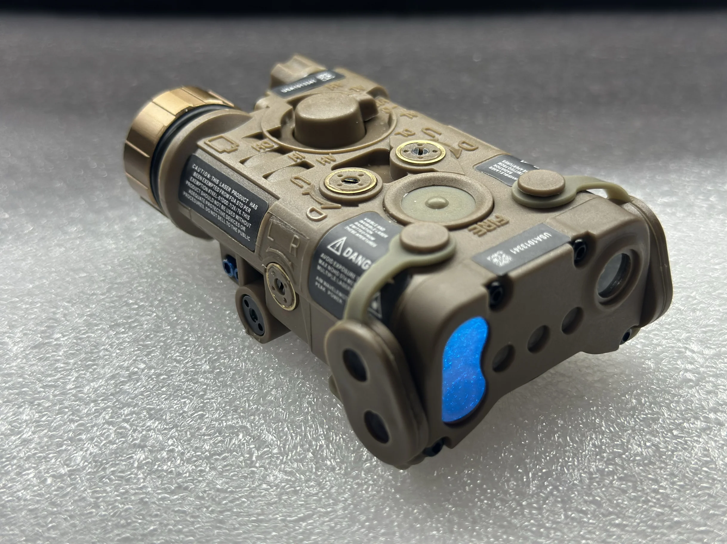 Mini versión PEQ-NGAL indicador de emisión láser rojo - imagen 4