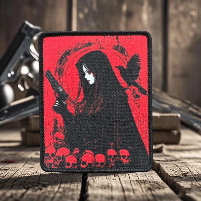 Parches de gancho y bucle con estampado de calavera de cuervo, insignia de moral táctica de chica bruja de Anime, brazalete militar, pegatinas para ropa y mochila - imagen 3