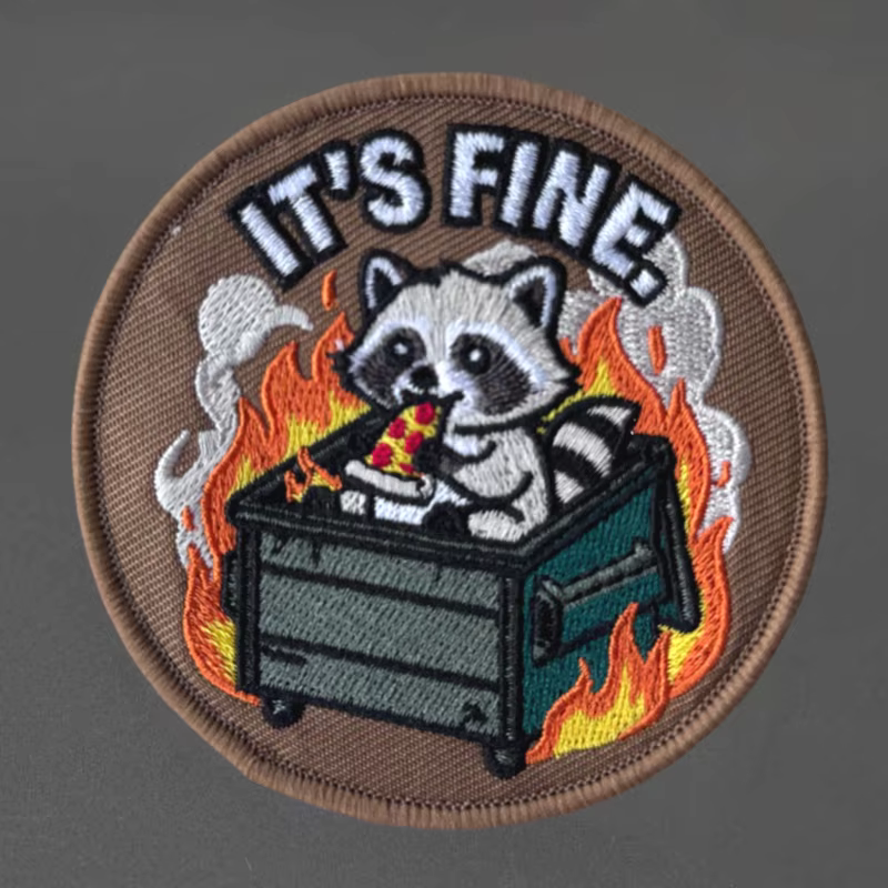 Parche bordado táctico mapache Dumpster Fire con gancho y bucle - imagen 2