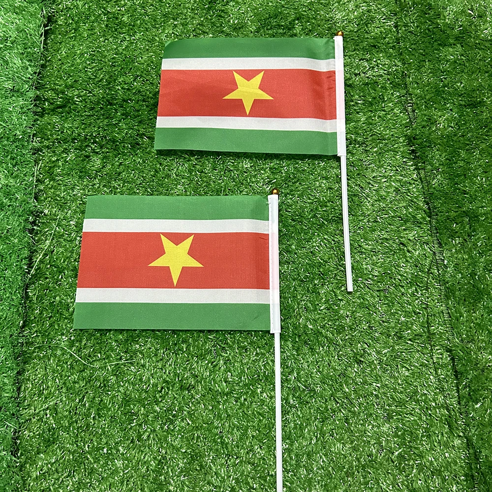 Bandera del cielo, bandera de mano de Surinam, 10/20/50/100 Uds., 21x14cm, banderas ondeantes de mano de Surinam con poste de plástico para actividades deportivas, decoración del hogar - imagen 3