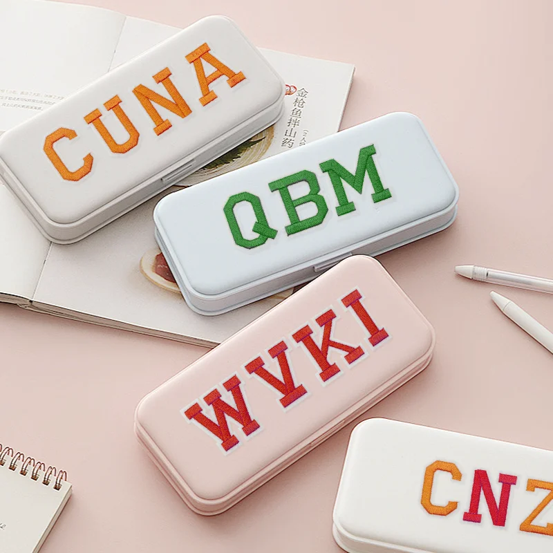 A ~ Z letras del alfabeto inglés negro con apliques bordados de borde blanco, parches termoadhesivos para ropa de tela - imagen 4