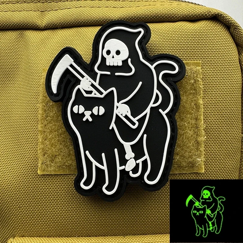 Emblema de Hoz Reaper, insignia de moral con brillo nocturno, parches de gancho y bucle de PVC para ropa, pegatina decorativa para mochila de gato táctico - imagen 2