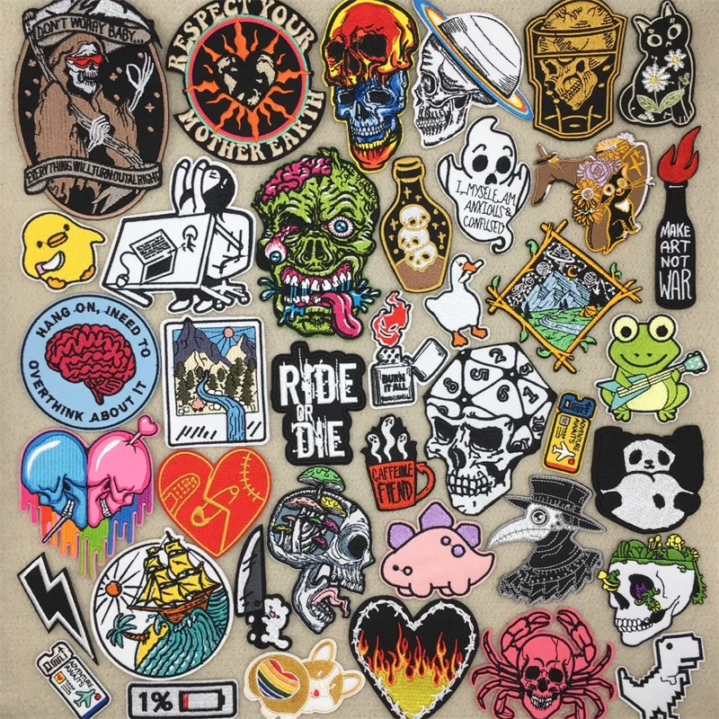 Parches bordados para ropa, ropa de Anime divertida, ganchos de costura, Punk y dibujos animados, planchado de calavera