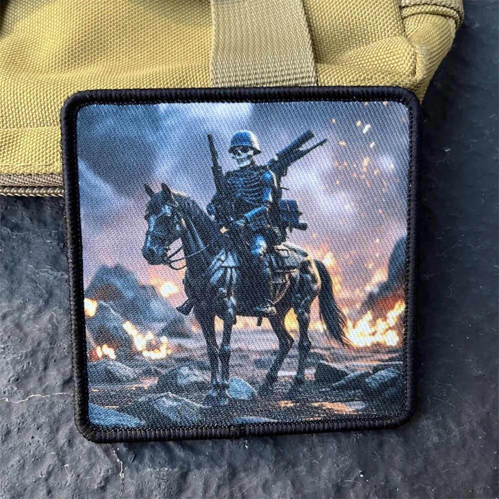 Insignia de moral táctica de soldador de esqueleto, parches de gancho y bucle impresos de caballero de guerra para pegatina de mochila - imagen 3