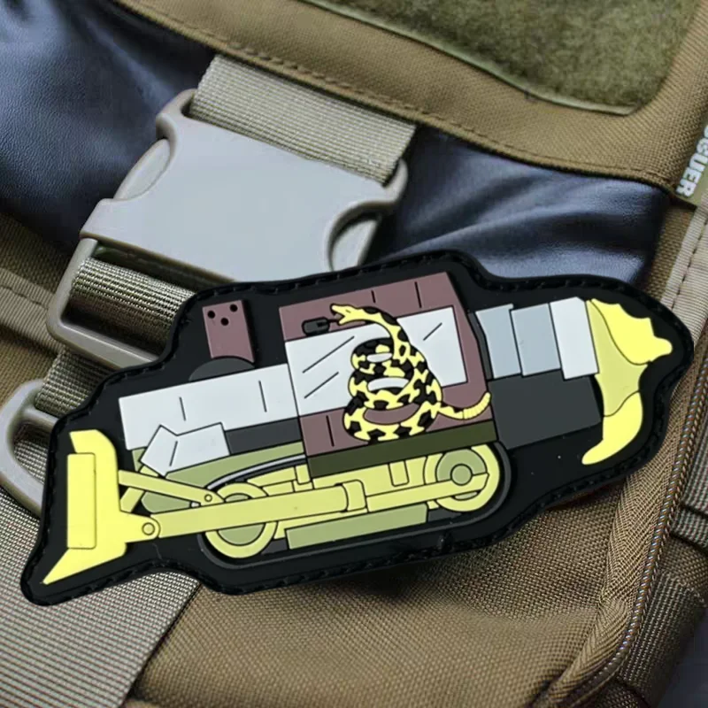 Killdozer Gadsden parche de PVC 3D gancho táctico y bucle insignia de moral mochila pegatina decorativa brazalete parches DIY para ropa