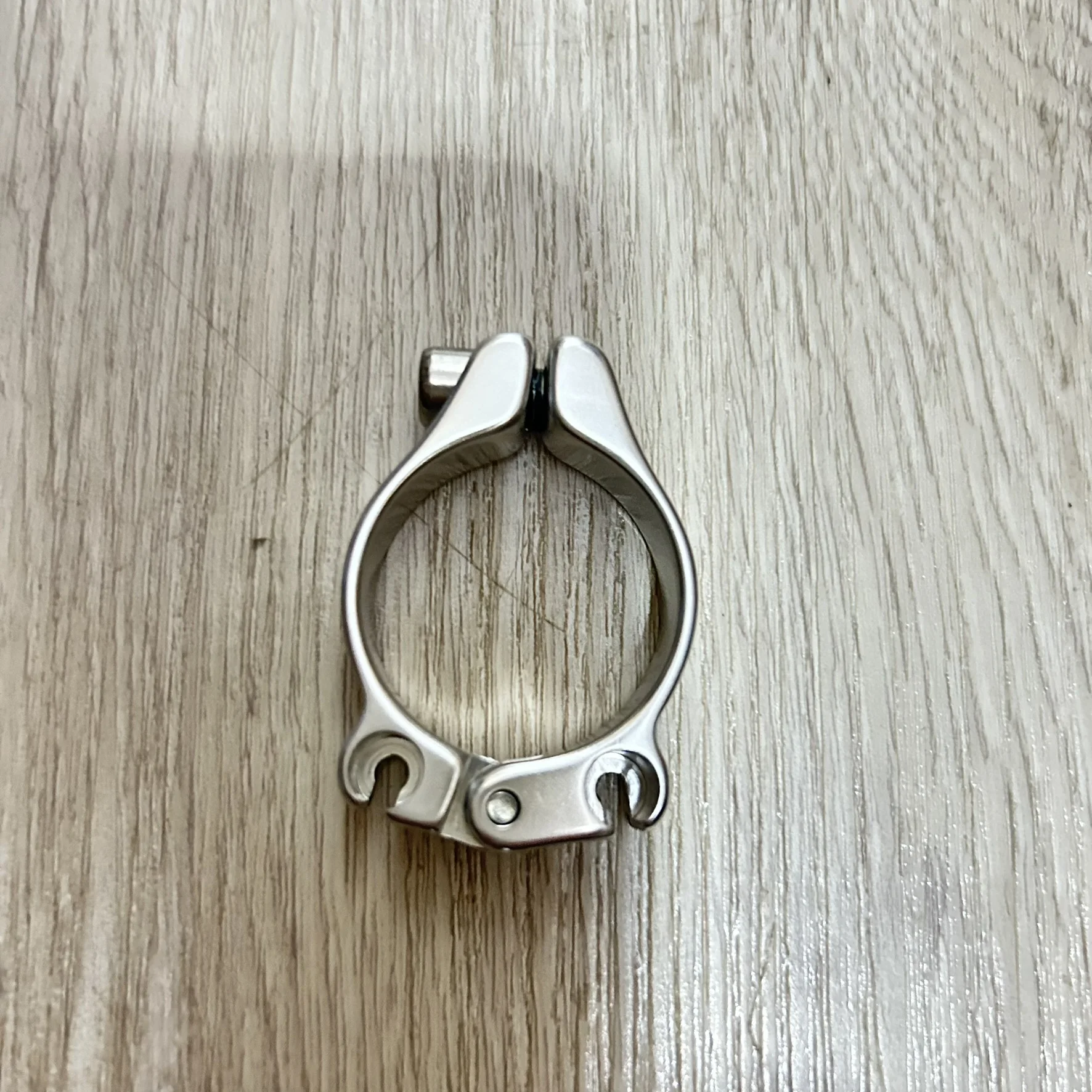 Desviador delantero de freno de aluminio, tope de cable de doble orificio, asiento guía de cable para marco de tubo redondo 28,6/31,8/34,9 - imagen 2