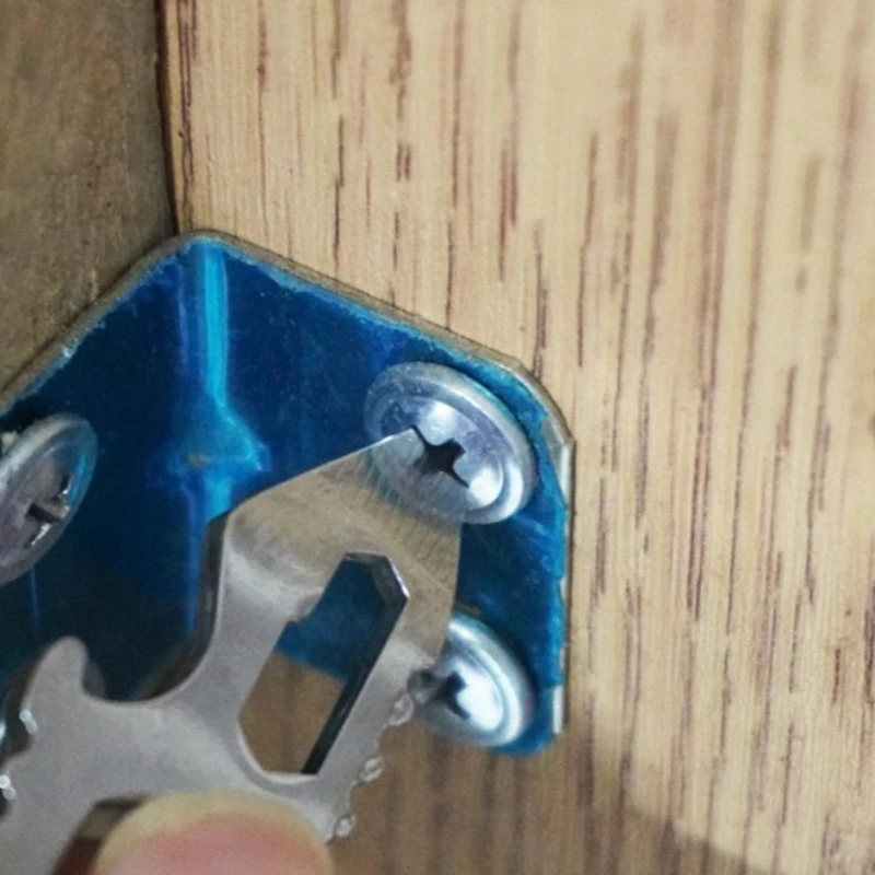 Llavero multifunción de exteriores premium con cuchillo y abridor - imagen 4