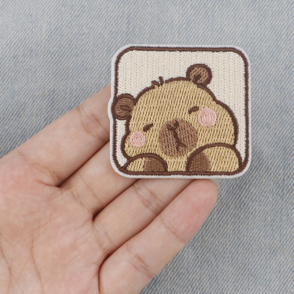 Parche bordado de capibara bonito de dibujos animados, parches para planchar con animales marrones para ropa, parches adhesivos para ropa, insignias para coser DIY - imagen 2