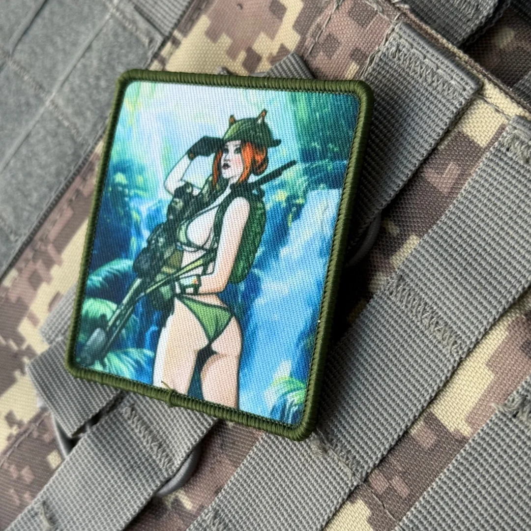 Parche táctico Camp soldado femenino con fondo MOLLE y velcro - imagen 4