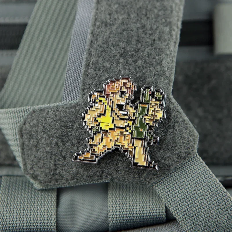 Insignia de moral de estilo píxel de mosaico de memoria infantil de juego Arcade, parches de gancho y bucle de Metal, pegatina de decoración de mochila táctica - imagen 3