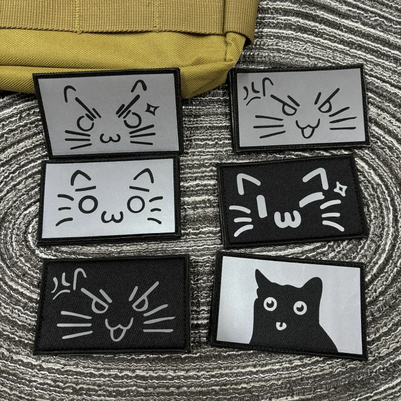 Insignia reflectante de expresión de gato en la mochila, Parche de velcro, Panda de dibujos animados, parches tácticos para ropa, brazalete