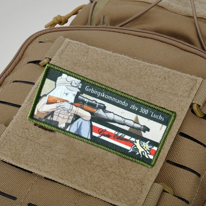 Parche táctico con estampado de chica, insignia de moral de belleza, parche militar con gancho, pegatina para mochila para ropa, brazalete - imagen 4