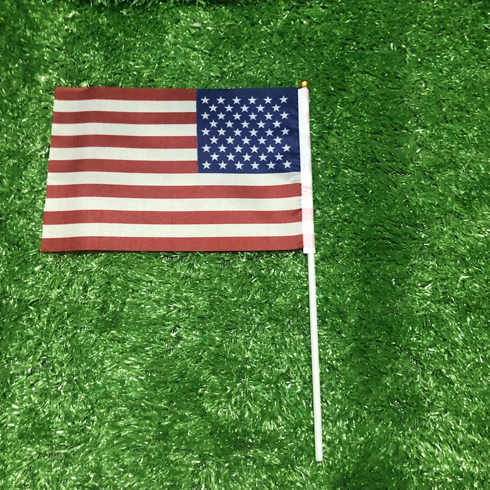 SKY FLAG Bandera de mano americana 14x21 cm 100 piezas poliéster penetración de doble cara Bandera ondulada de mano de EE. UU. con poste de plástico para decoración - imagen 4