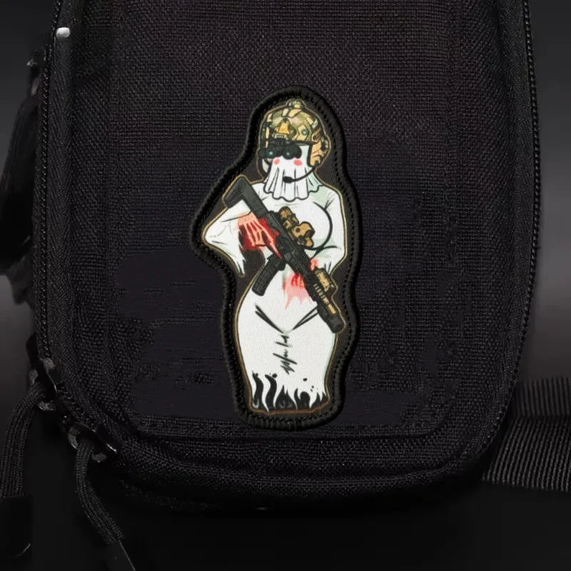 Parche táctico Ghost Girl velcro gancho y bucle para mochila - imagen 2