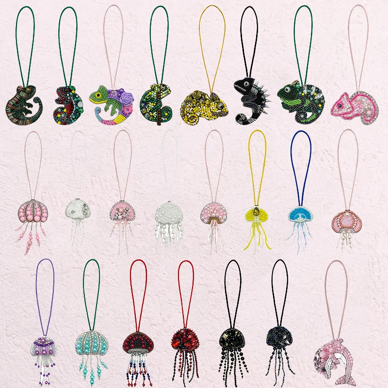 Recién llegado, colgante de cuerda de cristal con cuentas, dije de bolso hecho a mano en 3D, decoración de bolso con cordón, regalo Ideal para amantes - imagen 2