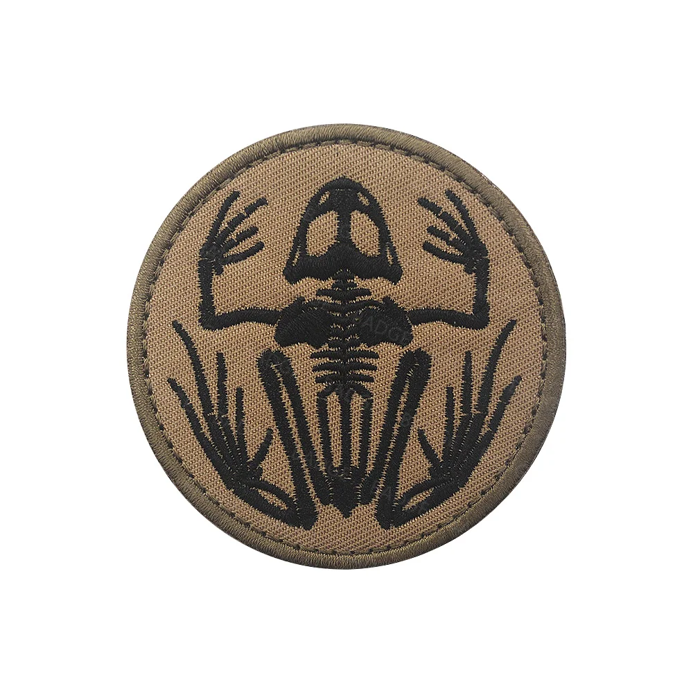 Mini parche táctico de goma de PVC, insignia reflectante luminosa brillante en la noche, brazalete de rana, emblema Unifrom - imagen 3