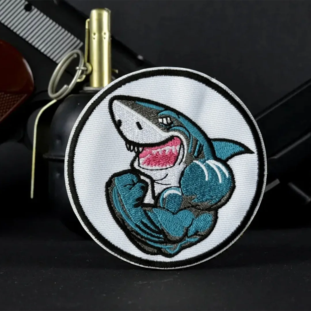 Parche táctico de tiburón musculoso, parches bordados con gancho y bucle, insignia de moral, brazalete del ejército militar, pegatinas para mochila - imagen 2