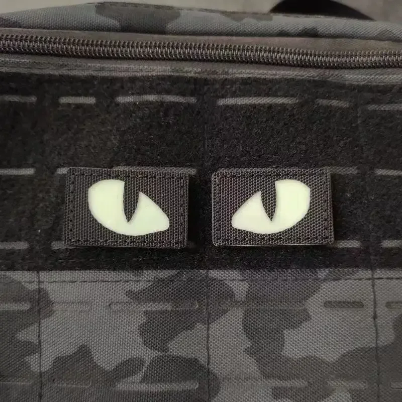 Parche táctico luminoso de ojos de gato, parches tácticos de moral en la ropa, sombrero, mochila, accesorios, aplique reflectante de brazalete - imagen 3