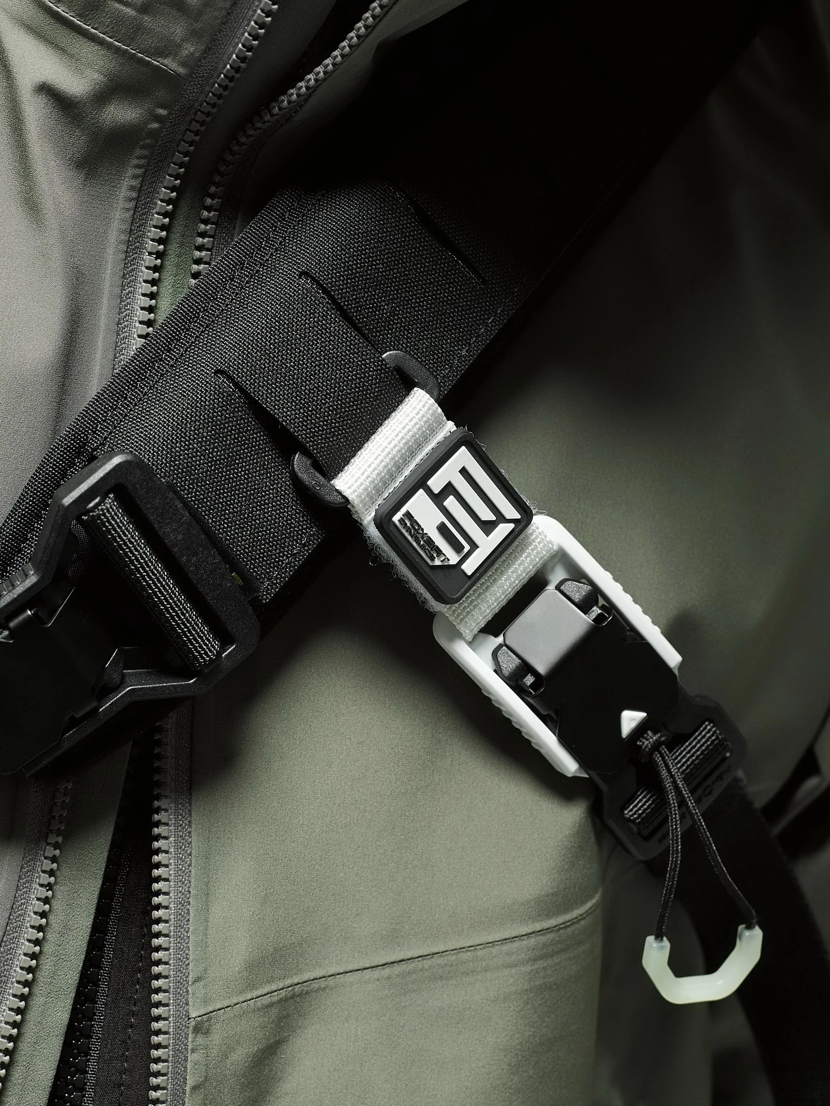 FOXBAT Lightning Mini parche de PVC electricidad estilo USB brazalete táctico de 1 pulgada bordado DIY decoración para ropa y mochilas - imagen 4