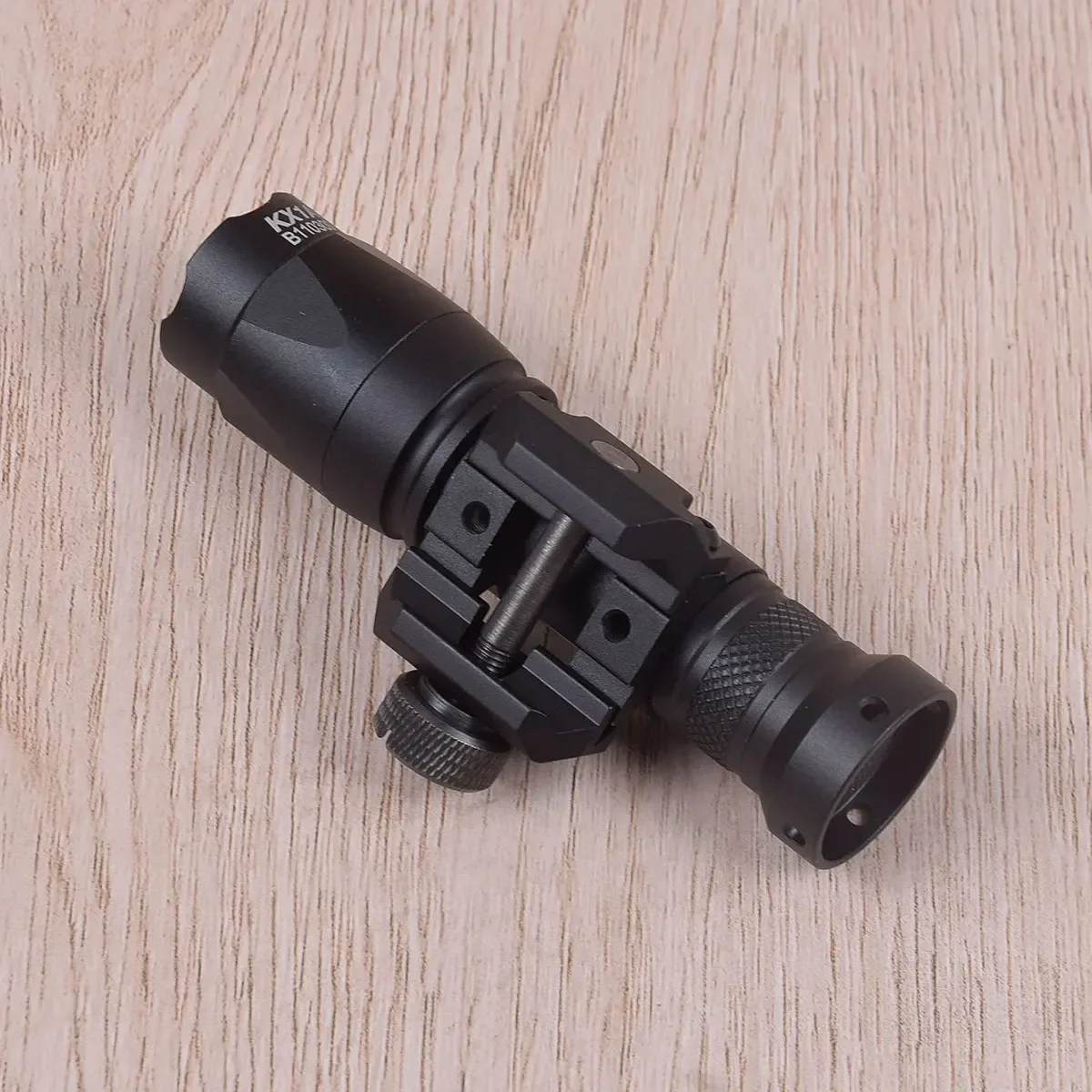 Riel Picatinny táctico M300 M300C luz de explorador interruptor trasero remoto para Rifle linterna AR15 M4 HK416 caza ajuste riel de 20mm - imagen 3