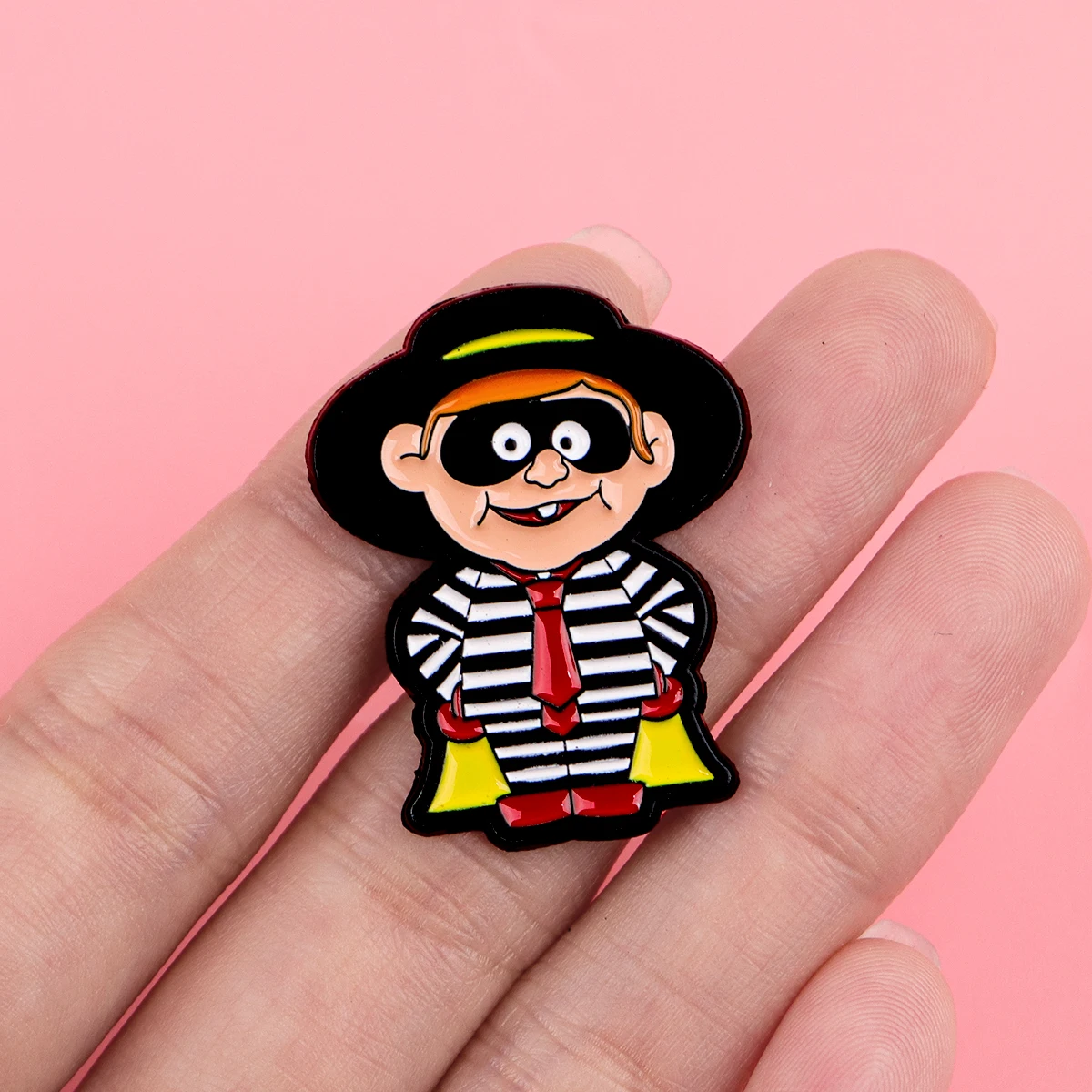 Ambos broches juntos mostrando el diseño completo