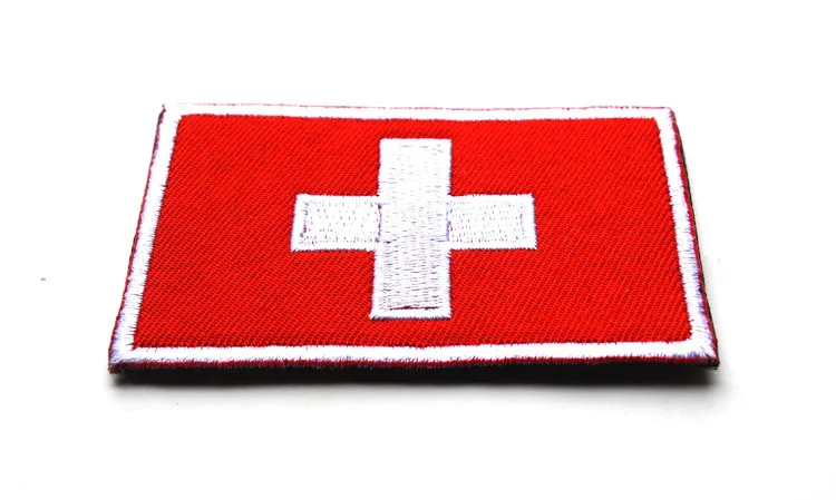 Detalle del bordado de precisión del parche de Suiza