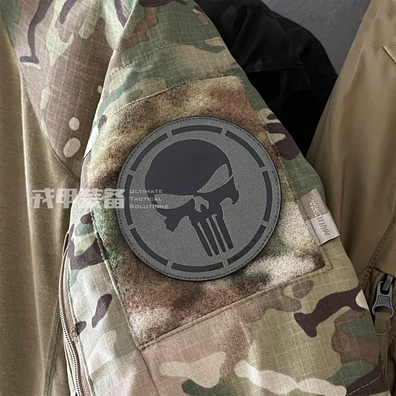 Insignia reflectante para mochila, brazalete táctico, Parche de Calavera, reflectante, Luz - imagen 2