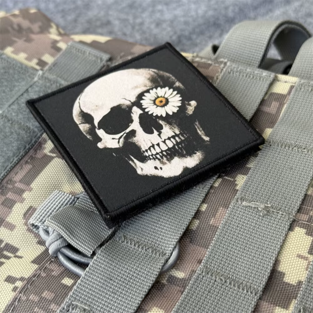 Parche táctico calavera chevron – Insignia militar velcro mochila - imagen 5