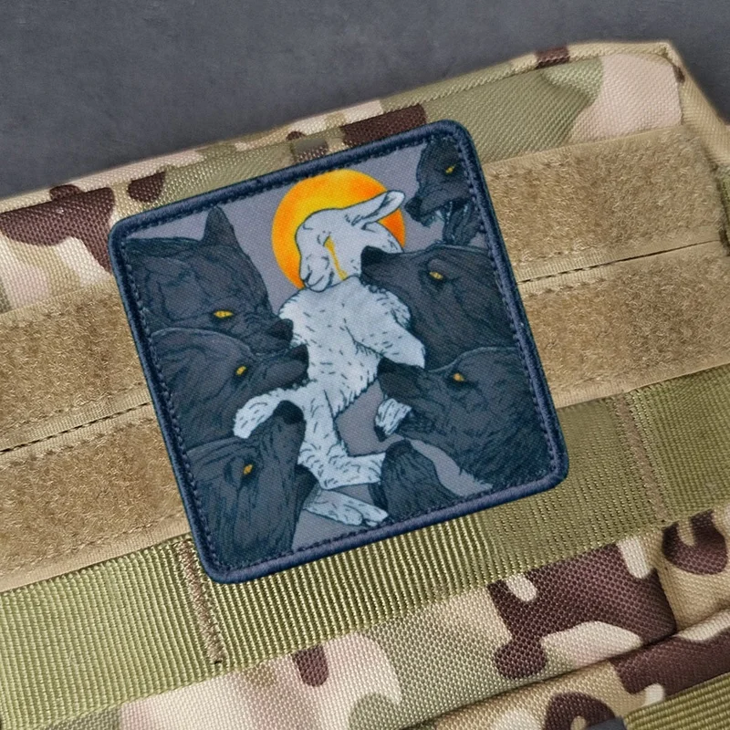Parches de insignia de moral de "Lamb", Lobo, come, oveja, brazalete táctico, gancho y bucle militar, accesorios de mochila al aire libre, pegatinas - imagen 4