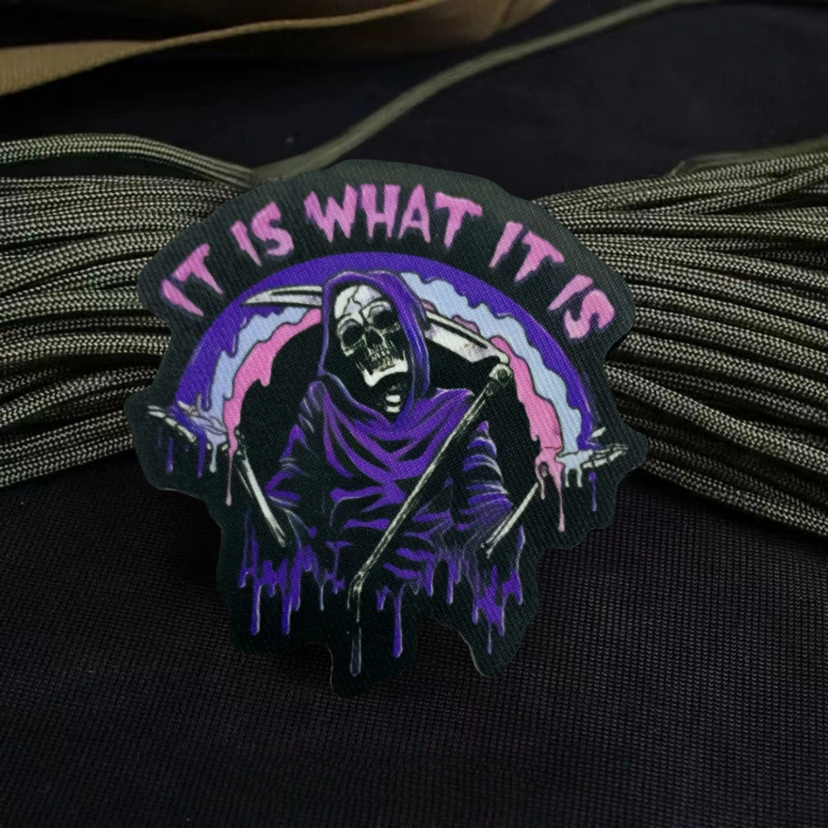 Parche táctico Skull Reaper Spooky Halloween Es lo que es la insignia de moral brazalete militar parches de gancho y bucle impresos mochila - imagen 3