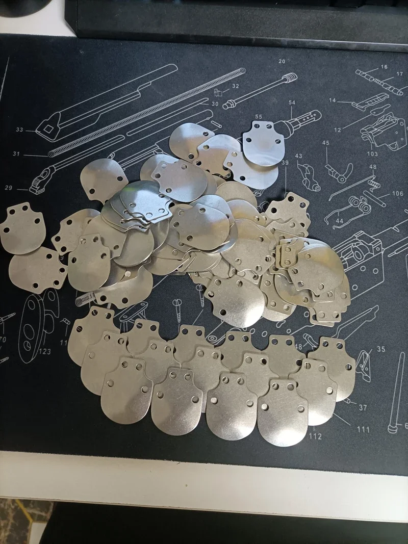 Escamas de Acero para Armadura – Kit DIY Táctico - imagen 2