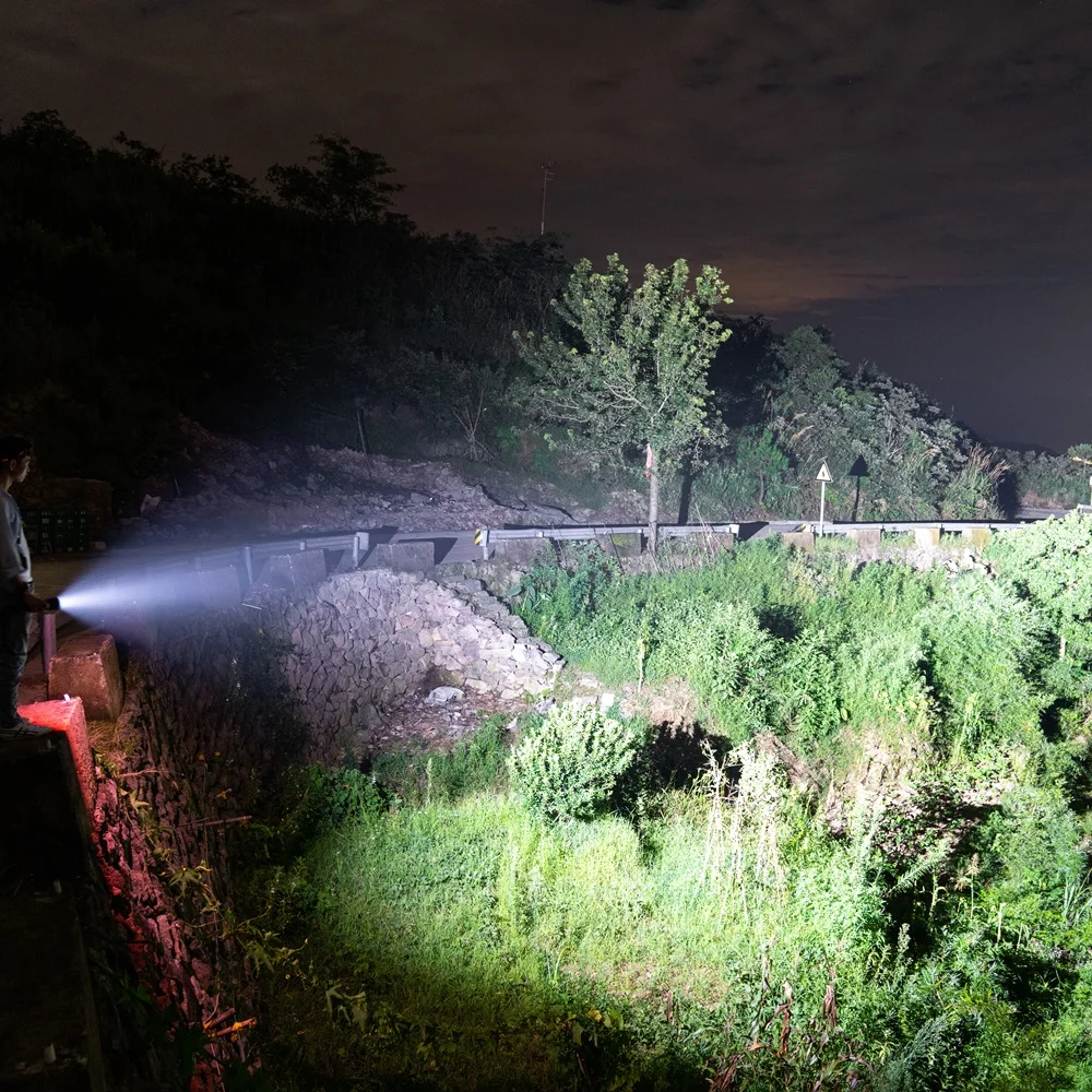 Linterna LED con Zoom de altos lúmenes de 40W, lámpara XHP90 recargable por USB de alta potencia para exteriores, caza, pesca, escalada, aventura - imagen 2