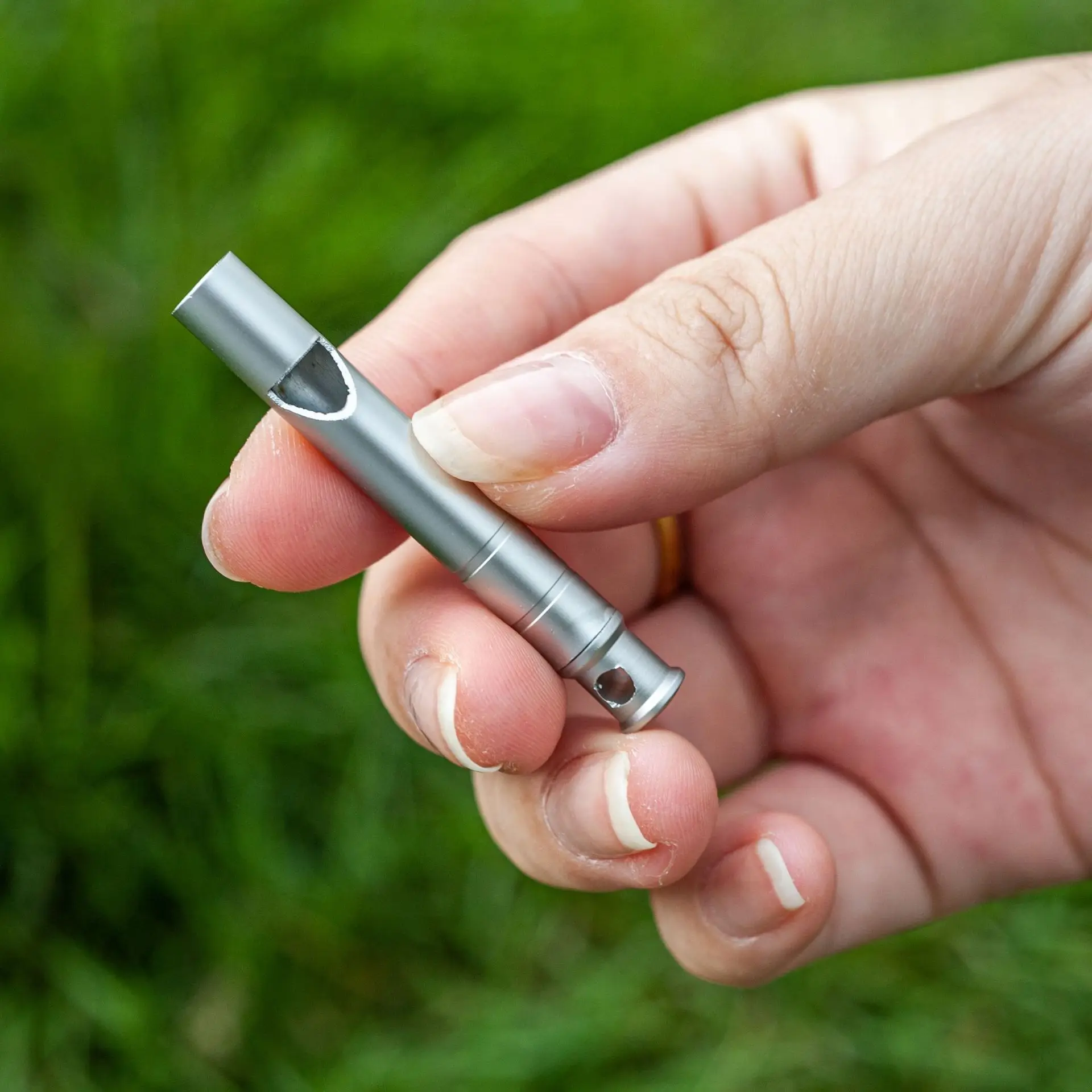 Silbato de emergencia de titanio ultraligero con cable, supervivencia al aire libre, Camping, senderismo, exploración, silbato de Camping - imagen 3