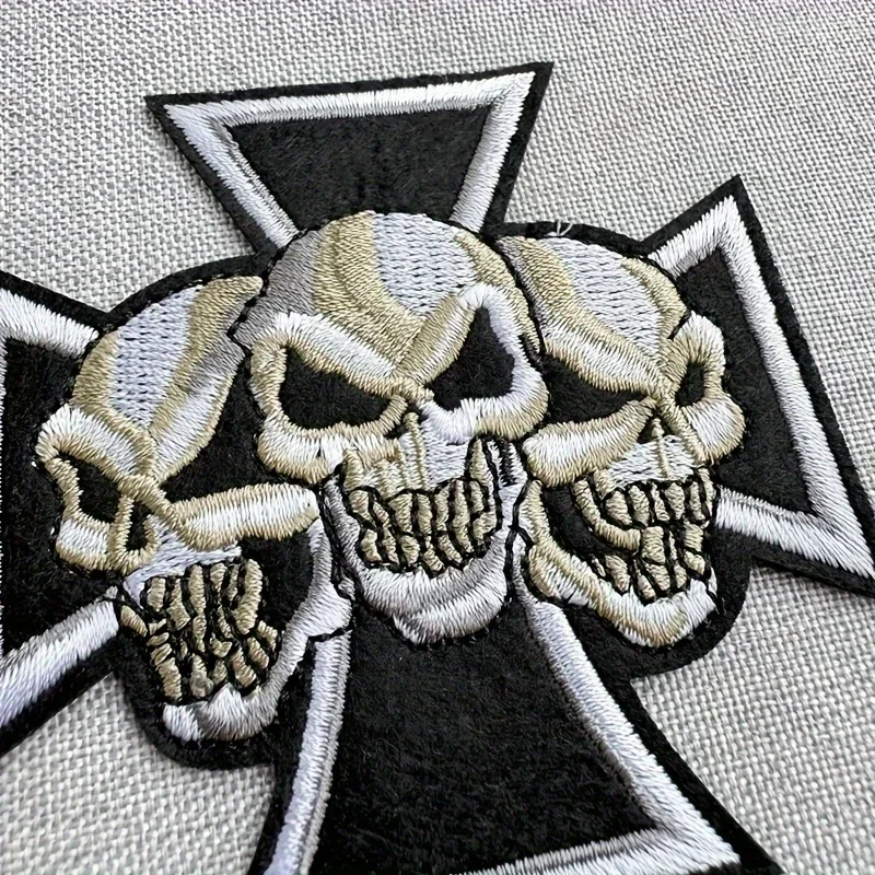 Parches bordados con cruz de calavera Decoración punk, gótica y rock – Apliques termoadhesivos para jeans, camisas, chaquetas, sombreros, parches de bricolaje - imagen 3