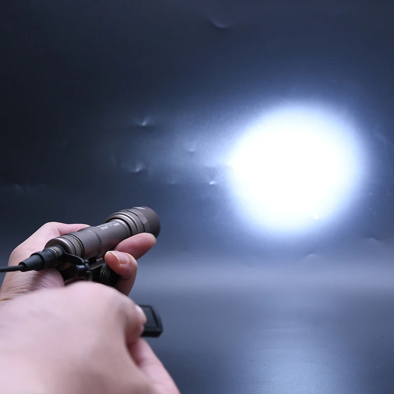 Linterna táctica Sureifr M600 M600U, luz blanca de 600 lúmenes, enchufe SF Mobutton caliente compatible con riel de 20MM, lámpara para arma de caza AR15 Airsoft - imagen 4