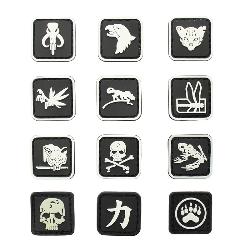 Mini insignias adhesivas suaves de PVC, brazaletes con gancho, parches para ropa, mochila, pegatinas luminosas - imagen 3