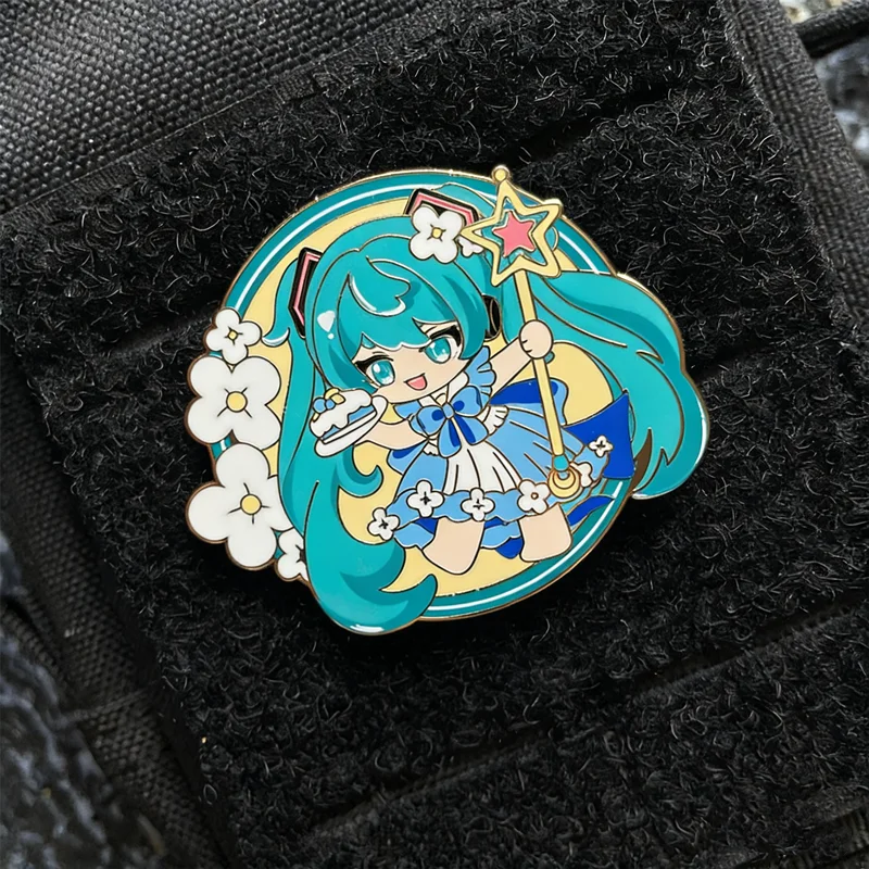 Mik Anime parche táctico Linda chica diseño de dibujos animados brazalete de Metal bidimensional con gancho para decoración de mochila - imagen 3