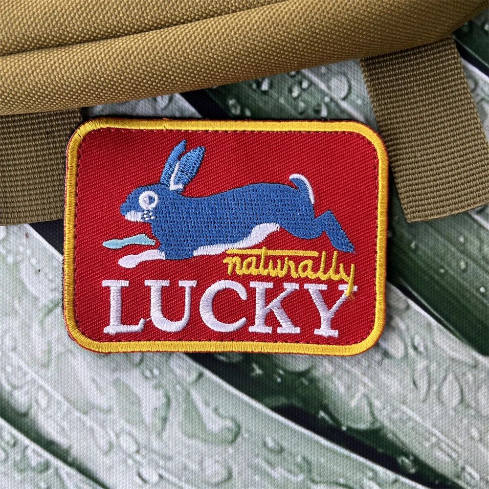 Parches bordados de conejo de la suerte natural, insignia de moral táctica, mochila militar, pegatina de gancho y bucle - imagen 3