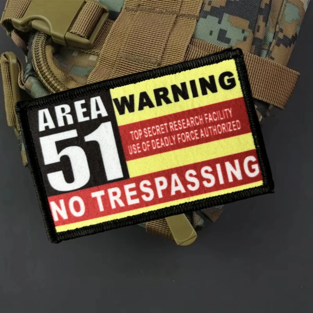 Parche de insignia de moral del Área 51, parche táctico divertido con gancho y bucle, brazalete estampado militar de EE. UU., pegatinas para ropa y mochila - imagen 2