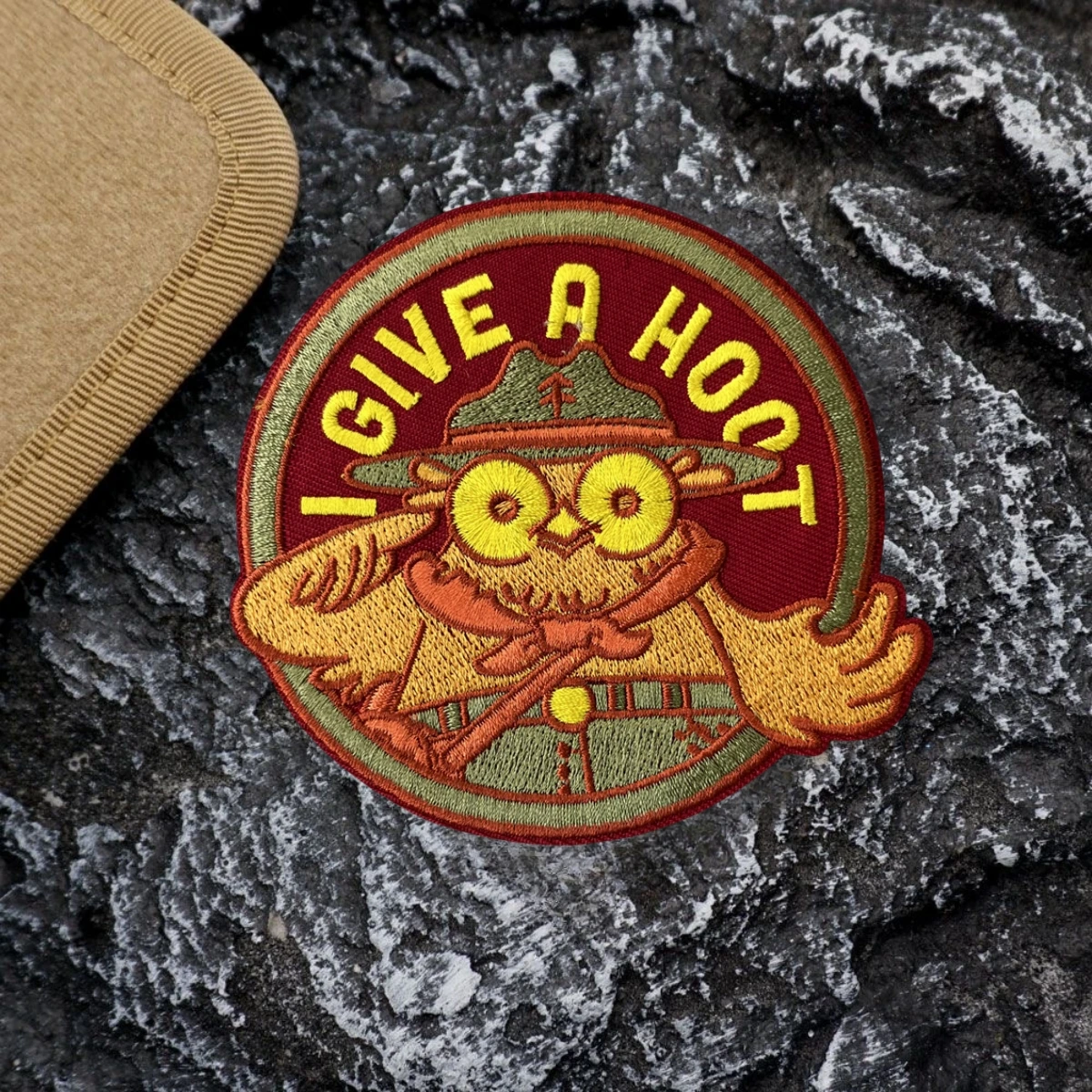 I GIVE A HOOT-insignia de moral de búho, parches de gancho y bucle bordados de gallo, pegatina para mochila táctica - imagen 4