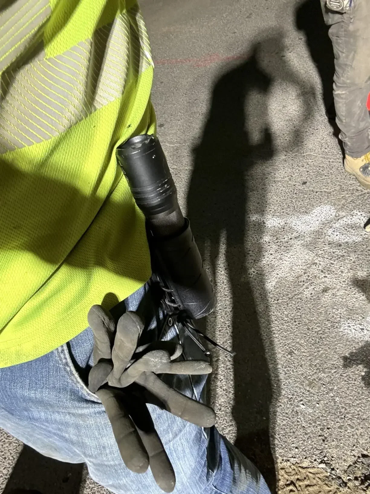 Accesorios de caza Linterna/Baton/bolsa de pulverización Cable de resorte ajustable fácil desmontable Ideal perfecto para caza de seguridad - imagen 4