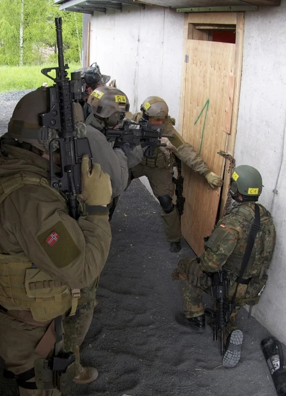 Chaleco de rescate y búsqueda de combate táctico de camuflaje alemán - imagen 5