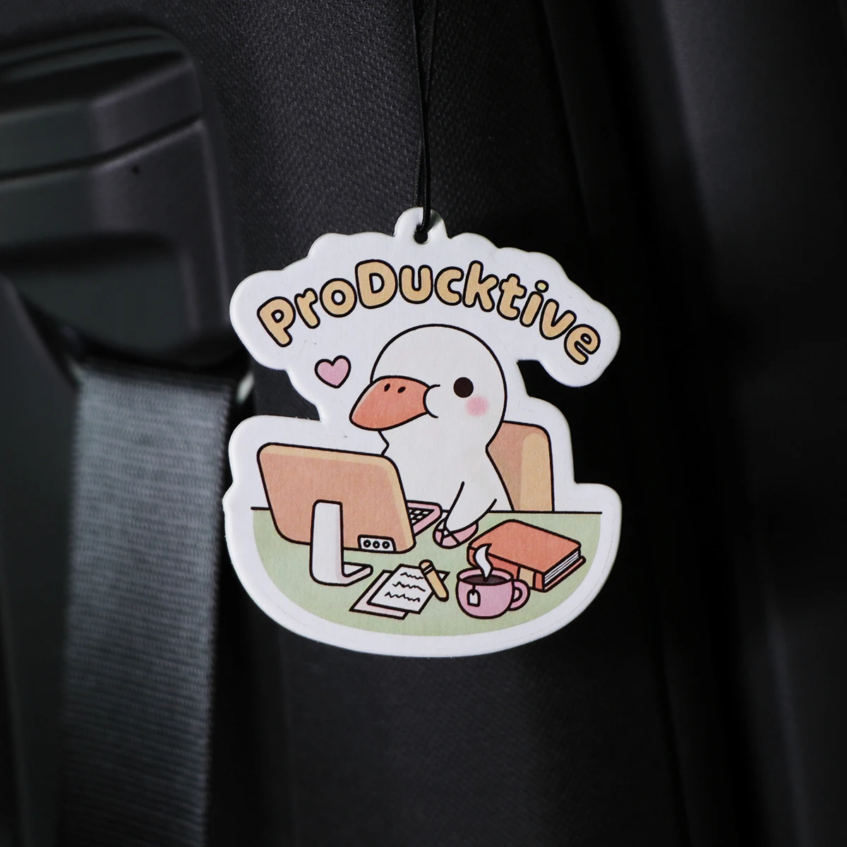 Tabletas de aromaterapia para coche, pato divertido, colgante de fragancia para Interior de coche, citas de oficina, ambientador, decoración colgante para espejo retrovisor - imagen 4