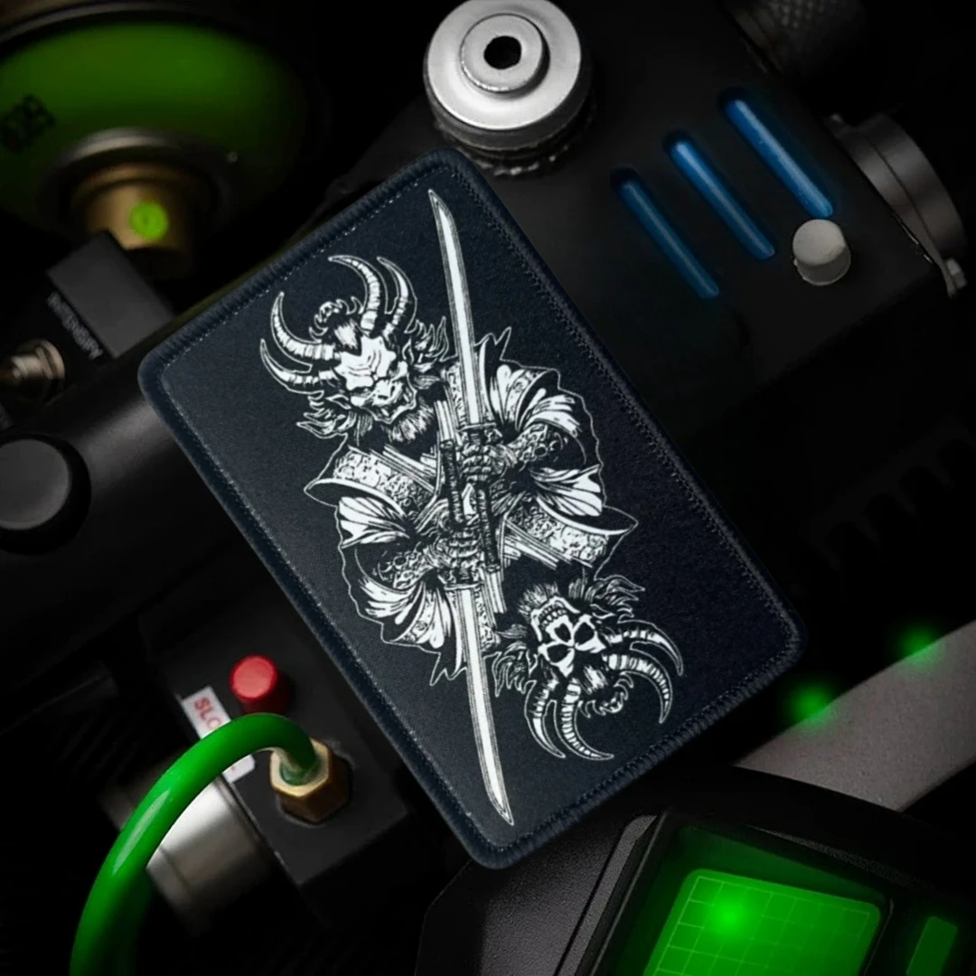 Parche de tarjeta de póker de demonio samurái, insignia de moral táctica, emblema militar, pegatina para mochila, parches de gancho y bucle impresos para ropa
