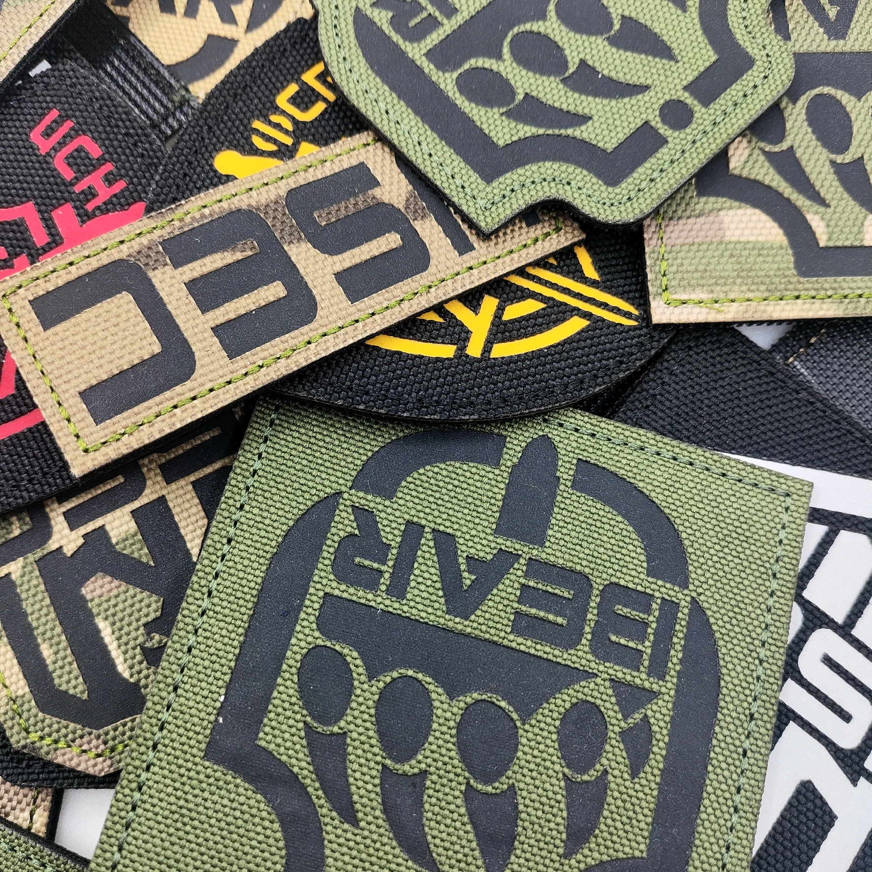 Rusia, Escape de Tarkov, utec BEAR chaleco táctico microinsignia reflectante bordada gancho para ropa anillo parche de nailon para nieve - imagen 3