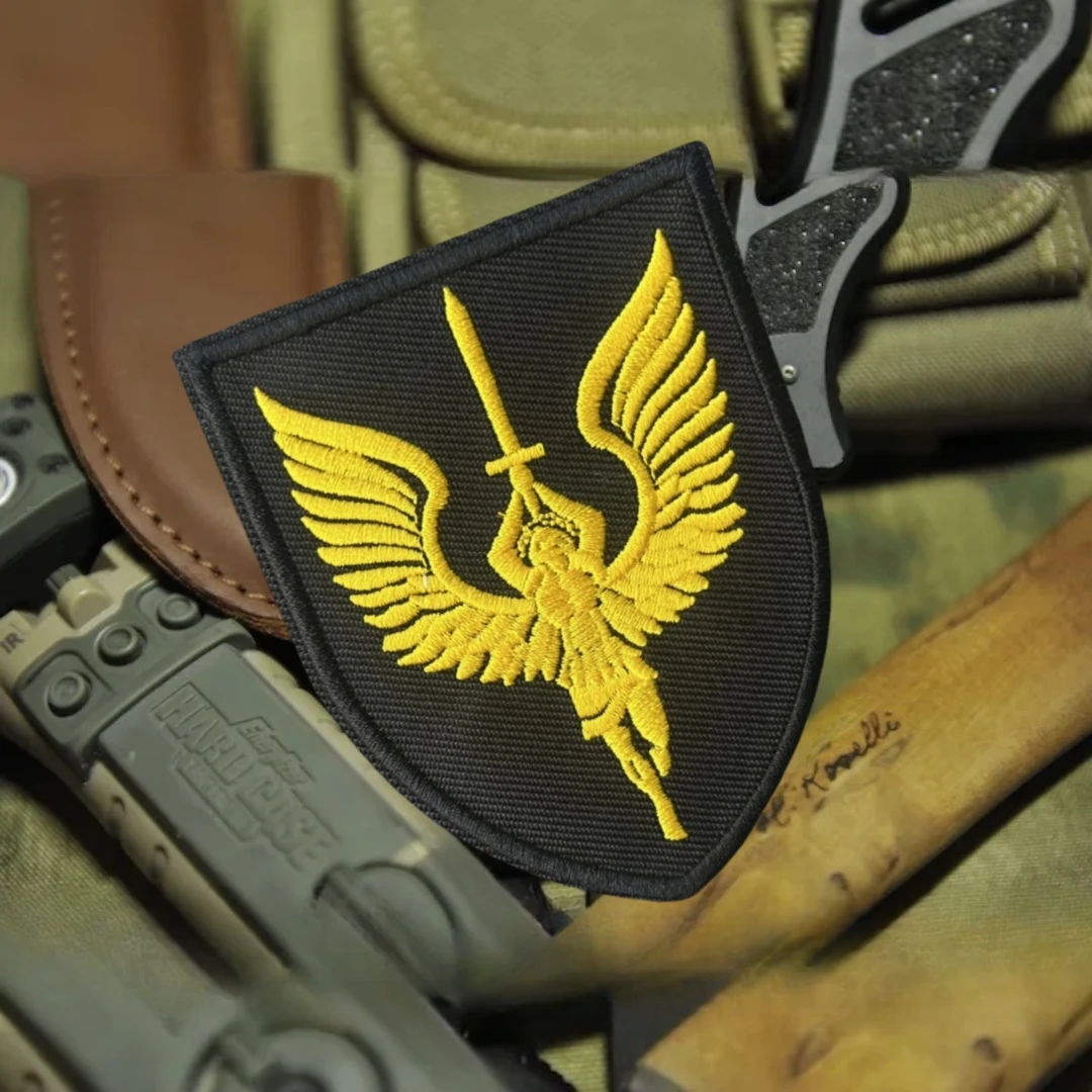 Parche táctico de moral del Arcángel de San Miguel, brazalete del ejército militar, alas de Ángel, parches bordados con gancho, pegatina para mochila