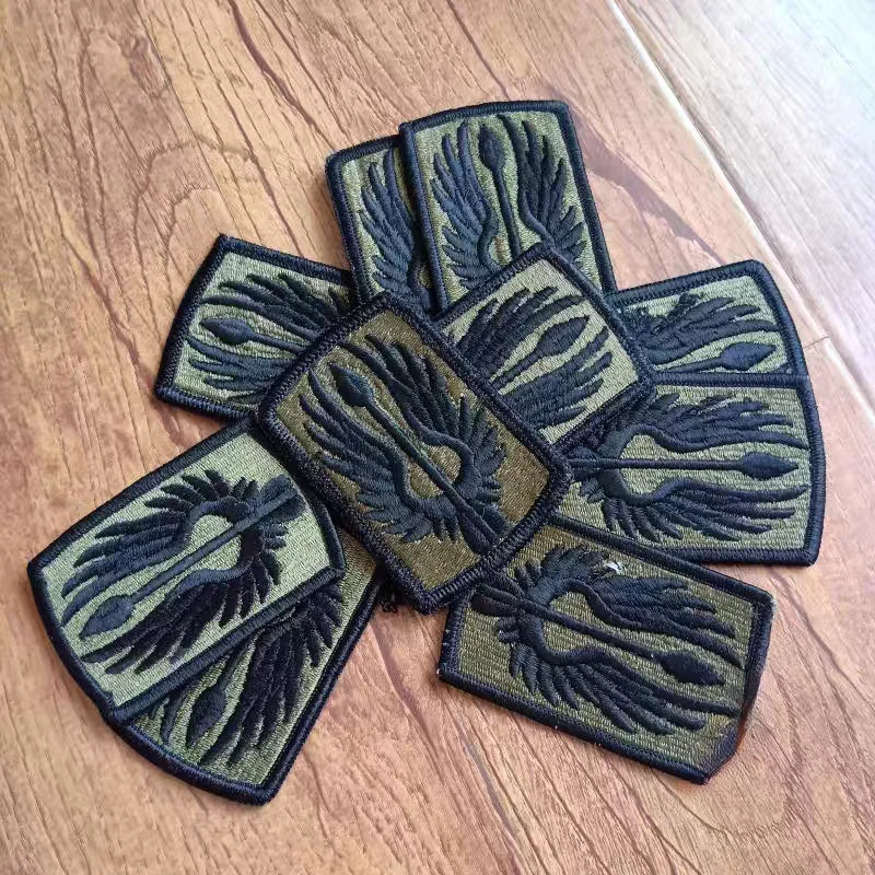 Brazalete con insignia bordada con logotipo cosido de la 18a Brigada Aérea - imagen 2